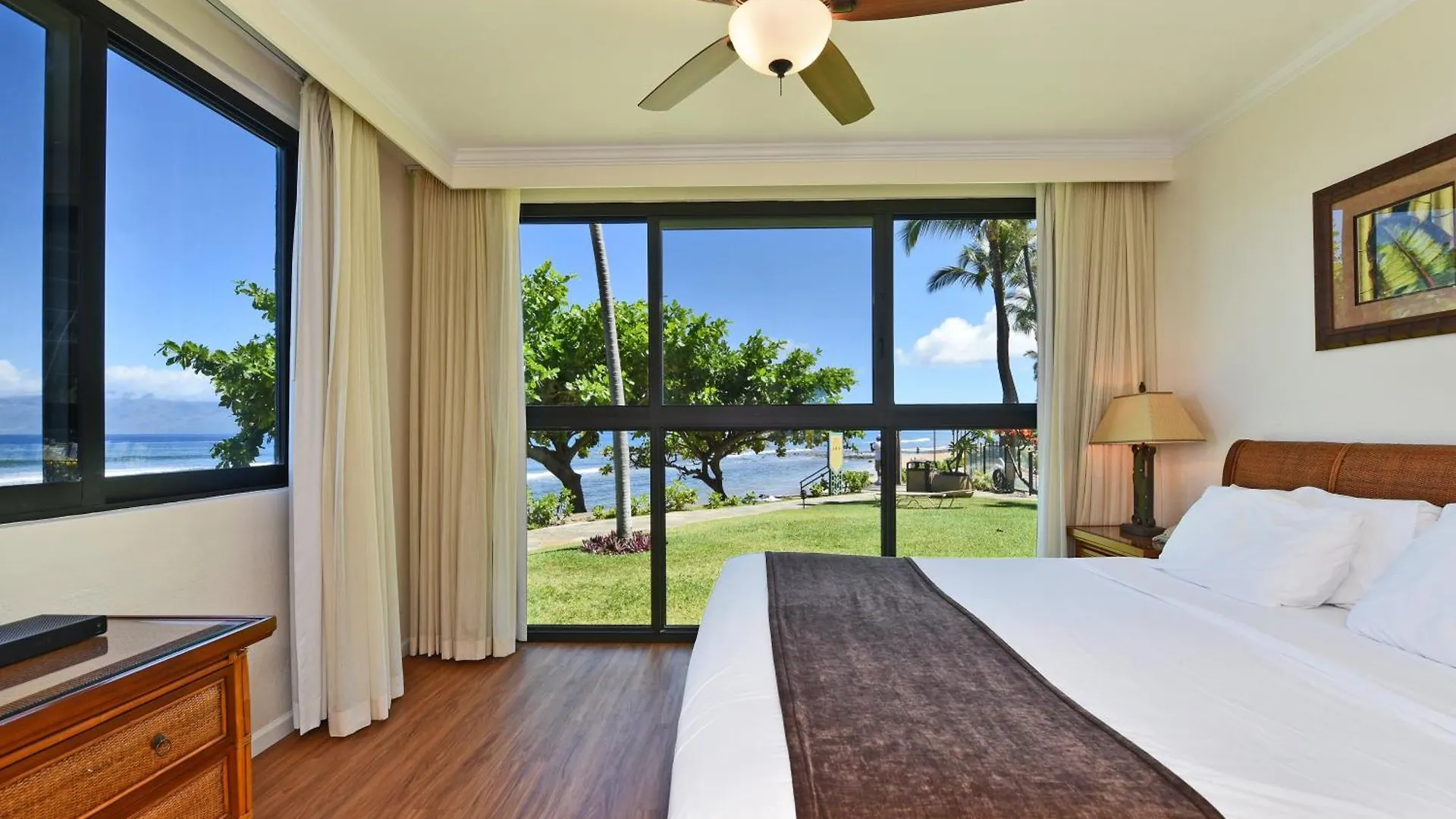 Resort Kaanapali Shores 160 - Sleep Steps Away From The Ocean Kahana