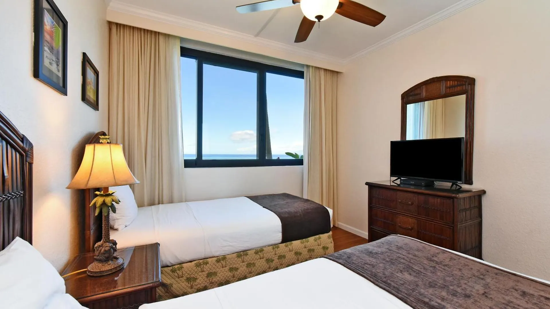 Kaanapali Shores 160 - Sleep Steps Away From The Ocean Kahana United States