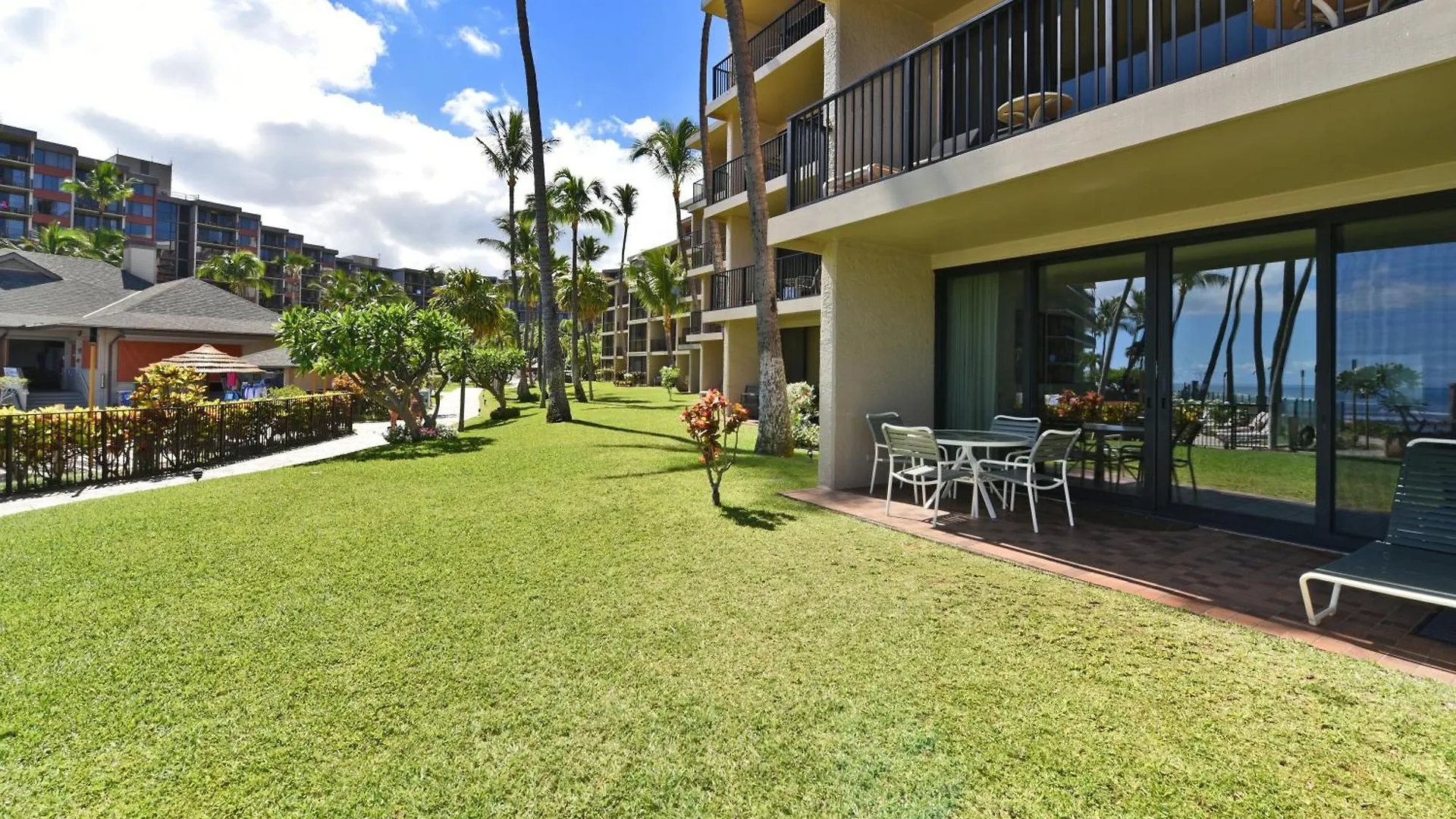 Kaanapali Shores 160 - Sleep Steps Away From The Ocean Kahana